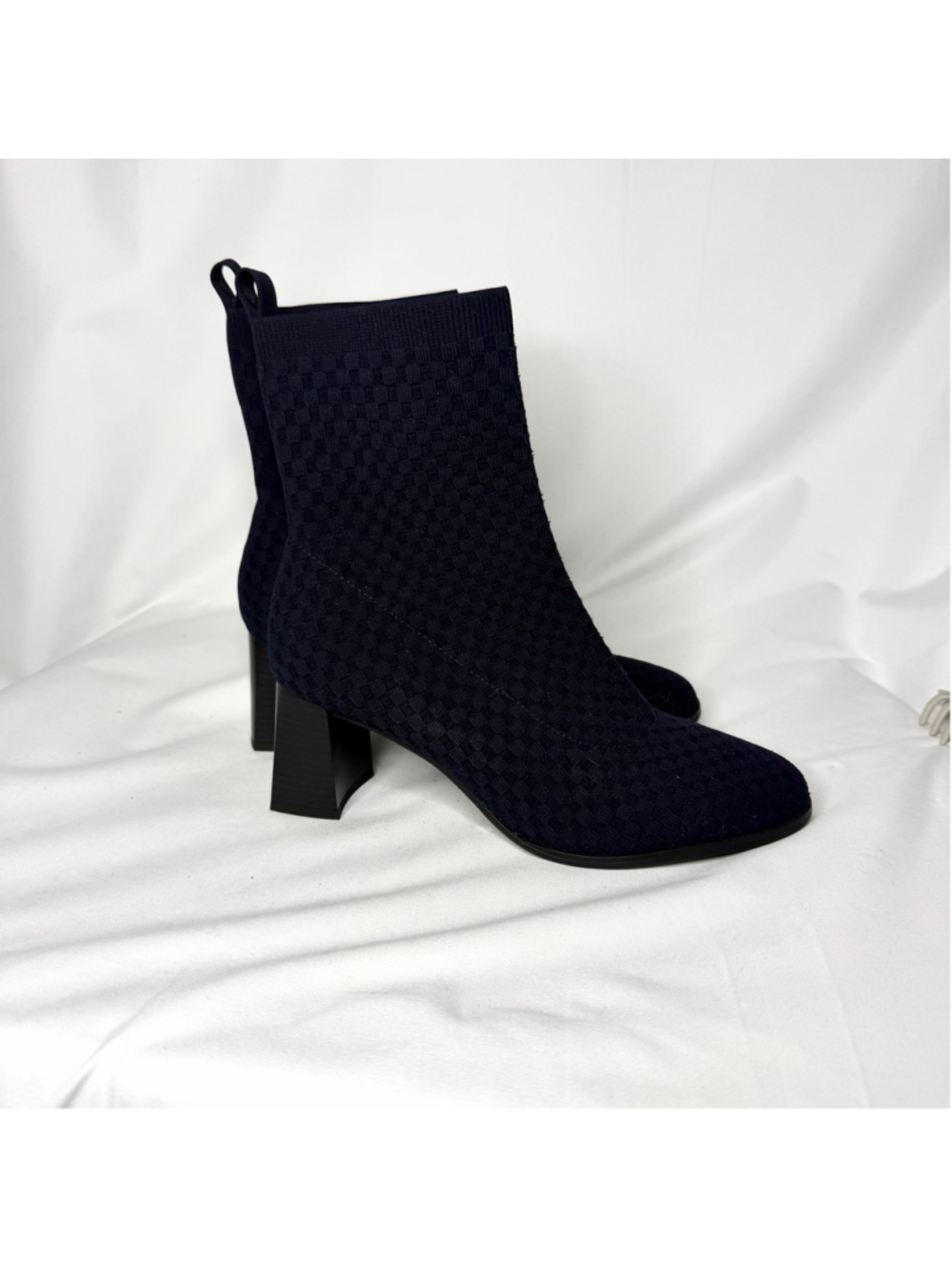 Women's Vivaia Thalita Round-Toe Water-Repellent Heeled Boots in Navy Jacquard